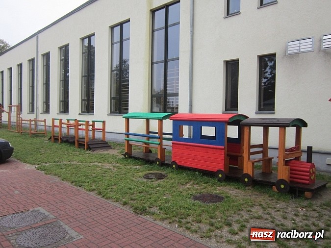 Zdjęcie w galerii na portalu naszraciborz.pl: Wichura powaliła starą lipę przy opactwie. Nepomucen miał szczęście wiadomości z regionu