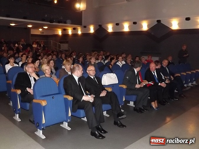 Zdjęcie w galerii na portalu naszraciborz.pl: Nauczyciele dyplomowani w DK Strzecha wiadomości z regionu