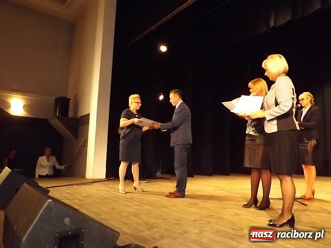 Zdjęcie w galerii na portalu naszraciborz.pl: Nauczyciele dyplomowani w DK Strzecha wiadomości z regionu