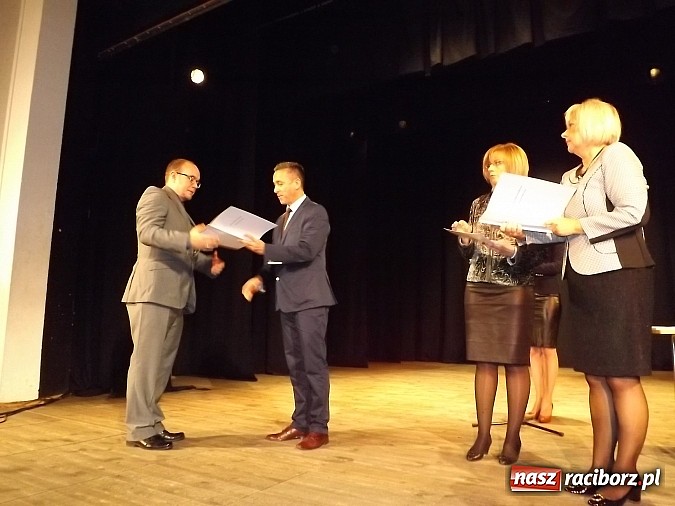 Zdjęcie w galerii na portalu naszraciborz.pl: Nauczyciele dyplomowani w DK Strzecha wiadomości z regionu