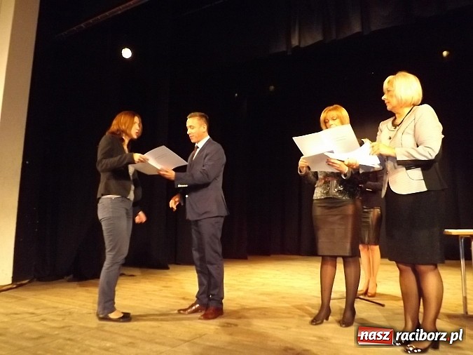 Zdjęcie w galerii na portalu naszraciborz.pl: Nauczyciele dyplomowani w DK Strzecha wiadomości z regionu