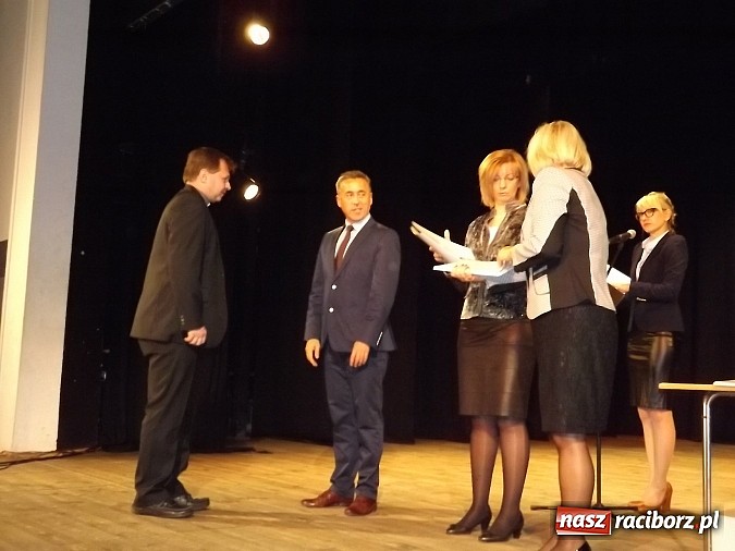Zdjęcie w galerii na portalu naszraciborz.pl: Nauczyciele dyplomowani w DK Strzecha wiadomości z regionu