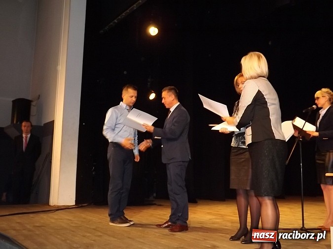 Zdjęcie w galerii na portalu naszraciborz.pl: Nauczyciele dyplomowani w DK Strzecha wiadomości z regionu