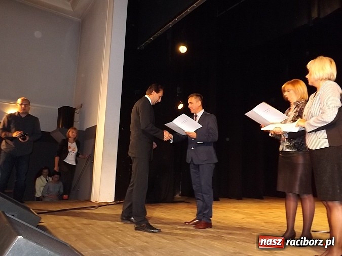 Zdjęcie w galerii na portalu naszraciborz.pl: Nauczyciele dyplomowani w DK Strzecha wiadomości z regionu