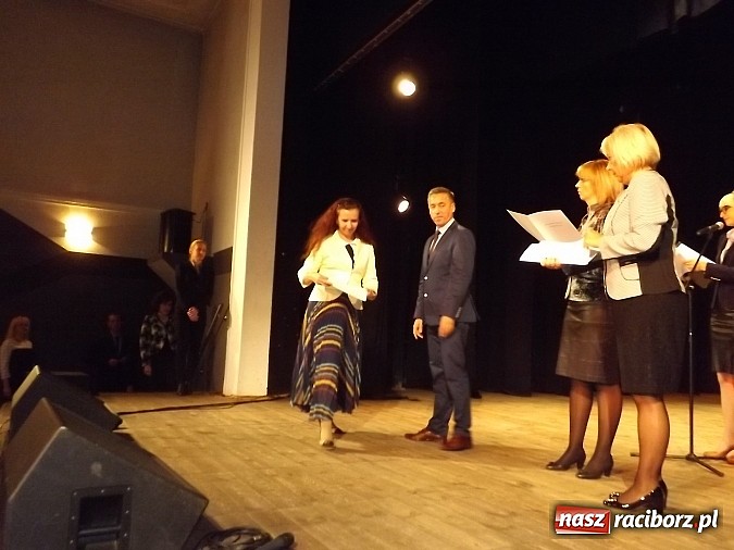 Zdjęcie w galerii na portalu naszraciborz.pl: Nauczyciele dyplomowani w DK Strzecha wiadomości z regionu