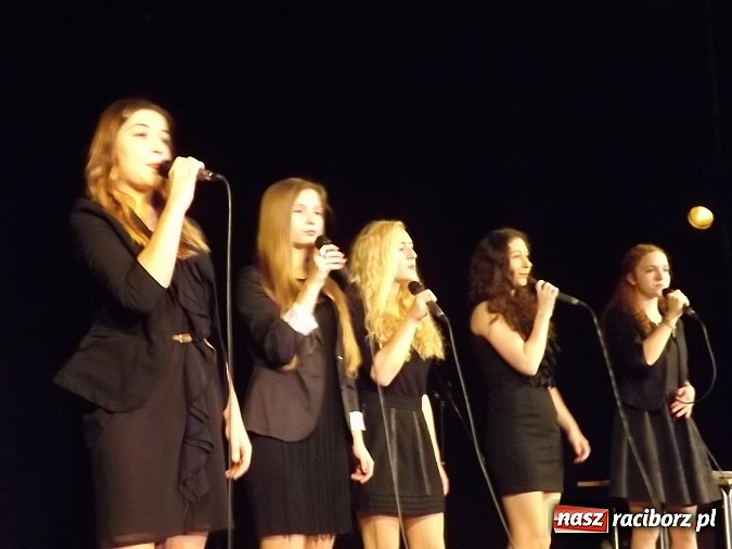 Zdjęcie w galerii na portalu naszraciborz.pl: Nauczyciele dyplomowani w DK Strzecha wiadomości z regionu