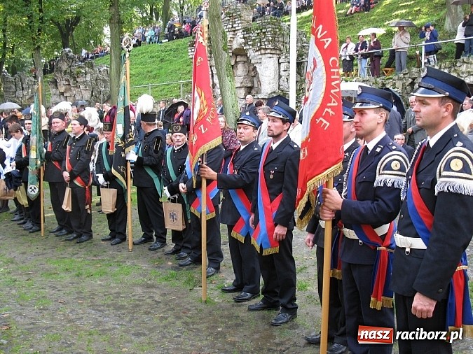 Zdjęcie w galerii na portalu naszraciborz.pl: Dekanat Tworków na dożynkach diecezjalnych na Górze Św. Anny wiadomości z regionu