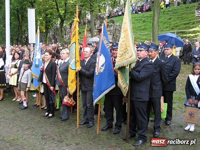 Zdjęcie w galerii na portalu naszraciborz.pl: Dekanat Tworków na dożynkach diecezjalnych na Górze Św. Anny wiadomości z regionu