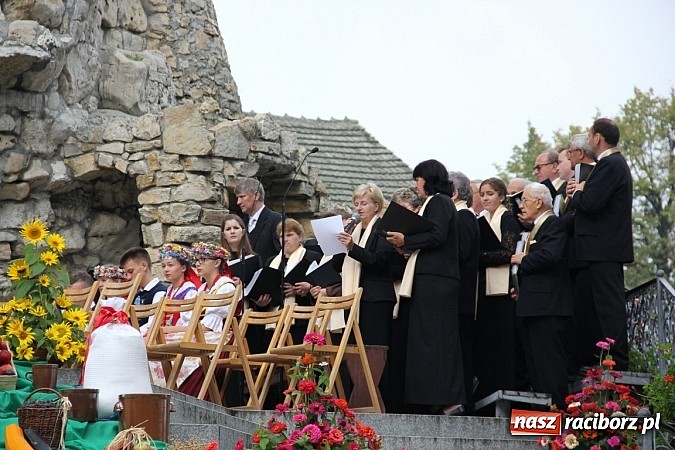 Zdjęcie w galerii na portalu naszraciborz.pl: Dekanat Tworków na dożynkach diecezjalnych na Górze Św. Anny wiadomości z regionu