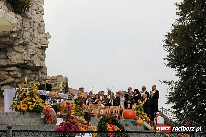 Zdjęcie w galerii na portalu naszraciborz.pl: Dekanat Tworków na dożynkach diecezjalnych na Górze Św. Anny wiadomości z regionu