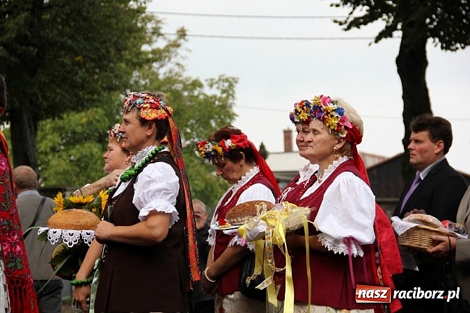 Zdjęcie w galerii na portalu naszraciborz.pl: Dekanat Tworków na dożynkach diecezjalnych na Górze Św. Anny wiadomości z regionu