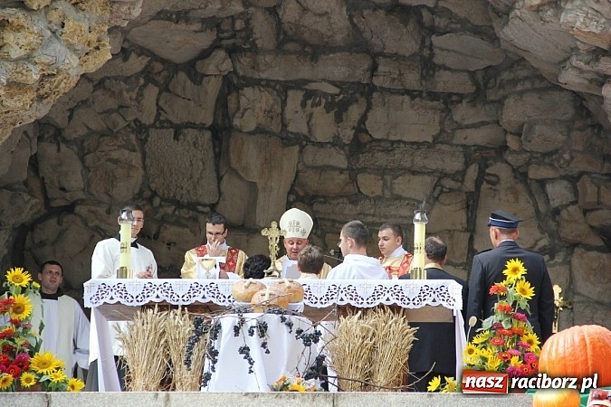 Zdjęcie w galerii na portalu naszraciborz.pl: Dekanat Tworków na dożynkach diecezjalnych na Górze Św. Anny wiadomości z regionu