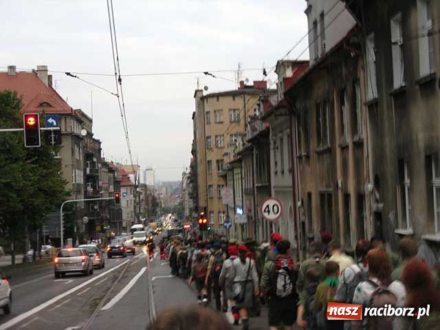 Zdjęcie w galerii na portalu naszraciborz.pl: Pomnik Harcerek i Harcerzy 25 lat później wiadomości z regionu