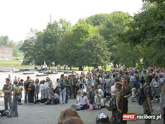 Zdjęcie w galerii na portalu naszraciborz.pl: Pomnik Harcerek i Harcerzy 25 lat później wiadomości z regionu