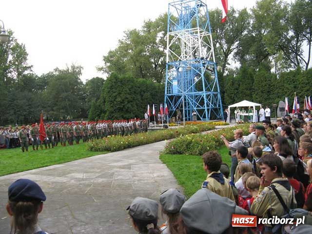Zdjęcie w galerii na portalu naszraciborz.pl: Pomnik Harcerek i Harcerzy 25 lat później wiadomości z regionu
