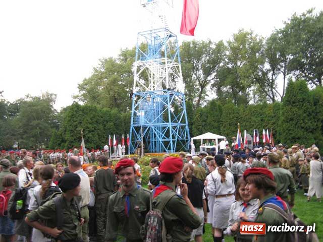 Zdjęcie w galerii na portalu naszraciborz.pl: Pomnik Harcerek i Harcerzy 25 lat później wiadomości z regionu