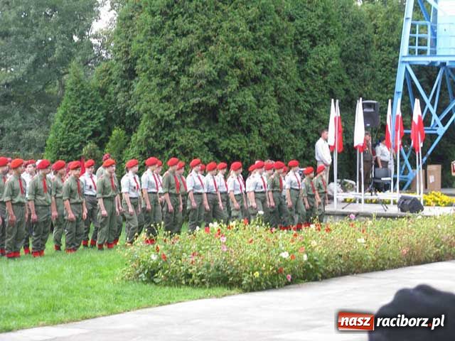 Zdjęcie w galerii na portalu naszraciborz.pl: Pomnik Harcerek i Harcerzy 25 lat później wiadomości z regionu