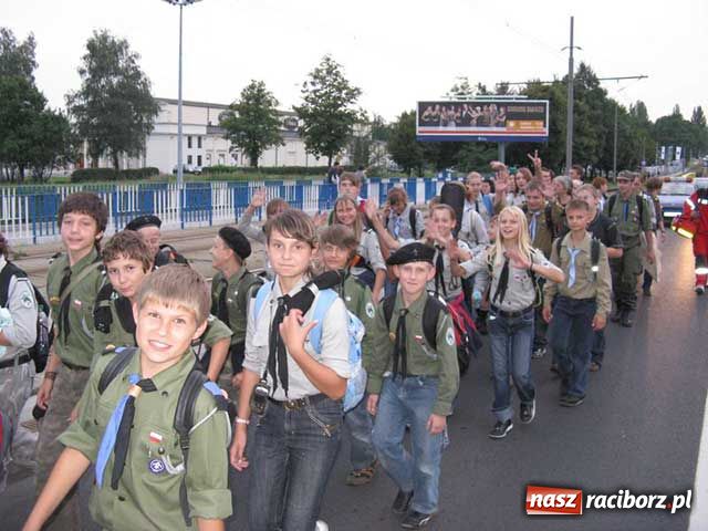 Zdjęcie w galerii na portalu naszraciborz.pl: Pomnik Harcerek i Harcerzy 25 lat później wiadomości z regionu