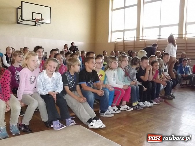 Zdjęcie w galerii na portalu naszraciborz.pl: Zagraniczni goście szkoły w Markowicach wiadomości z regionu