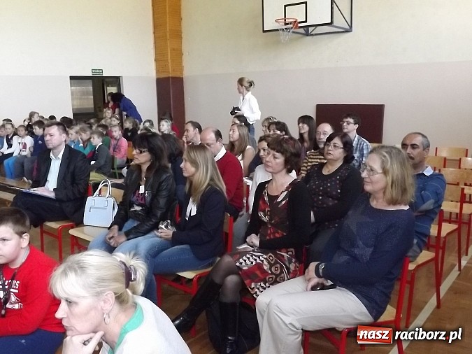 Zdjęcie w galerii na portalu naszraciborz.pl: Zagraniczni goście szkoły w Markowicach wiadomości z regionu