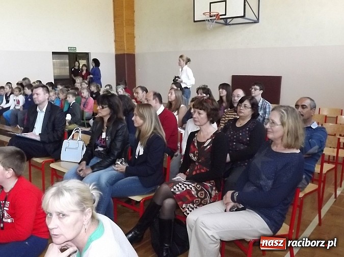 Zdjęcie w galerii na portalu naszraciborz.pl: Zagraniczni goście szkoły w Markowicach wiadomości z regionu