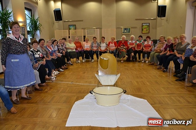 Zdjęcie w galerii na portalu naszraciborz.pl: Doroczne kiszenie kapusty w Tworkowie wiadomości z regionu