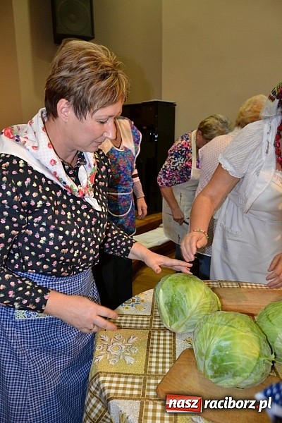 Zdjęcie w galerii na portalu naszraciborz.pl: Doroczne kiszenie kapusty w Tworkowie wiadomości z regionu