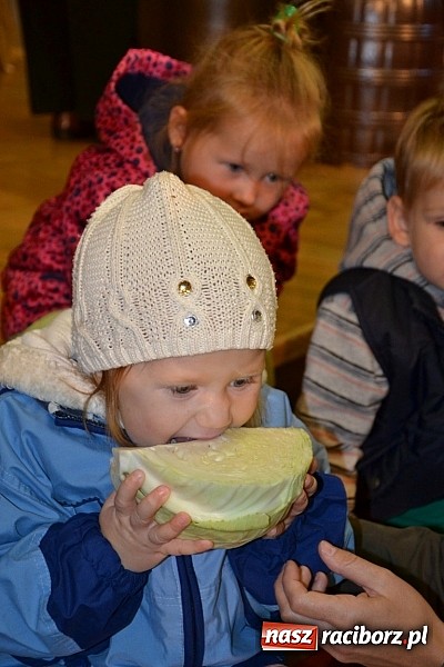 Zdjęcie w galerii na portalu naszraciborz.pl: Doroczne kiszenie kapusty w Tworkowie wiadomości z regionu