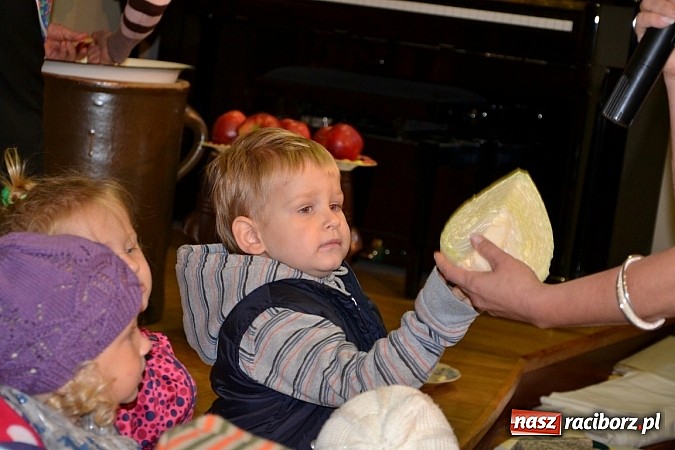 Zdjęcie w galerii na portalu naszraciborz.pl: Doroczne kiszenie kapusty w Tworkowie wiadomości z regionu