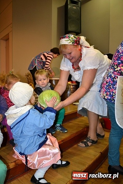 Zdjęcie w galerii na portalu naszraciborz.pl: Doroczne kiszenie kapusty w Tworkowie wiadomości z regionu