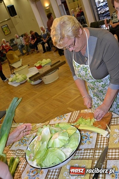 Zdjęcie w galerii na portalu naszraciborz.pl: Doroczne kiszenie kapusty w Tworkowie wiadomości z regionu