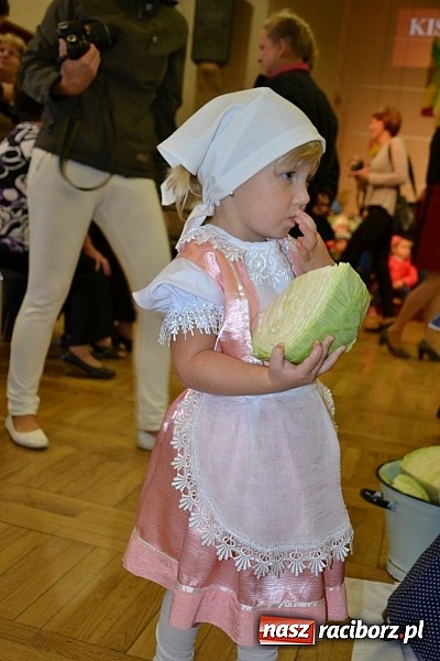 Zdjęcie w galerii na portalu naszraciborz.pl: Doroczne kiszenie kapusty w Tworkowie wiadomości z regionu