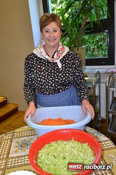 Zdjęcie w galerii na portalu naszraciborz.pl: Doroczne kiszenie kapusty w Tworkowie wiadomości z regionu