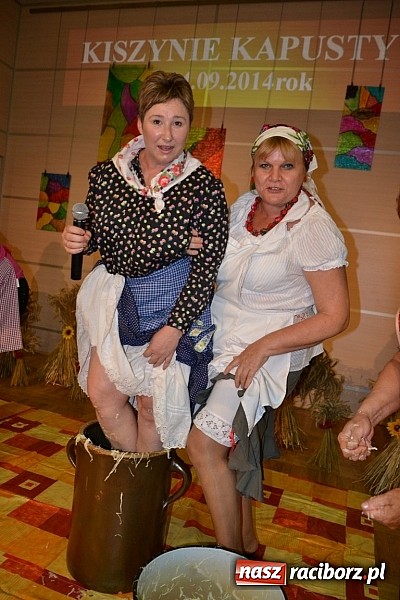 Zdjęcie w galerii na portalu naszraciborz.pl: Doroczne kiszenie kapusty w Tworkowie wiadomości z regionu