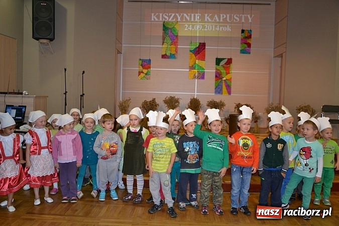 Zdjęcie w galerii na portalu naszraciborz.pl: Doroczne kiszenie kapusty w Tworkowie wiadomości z regionu