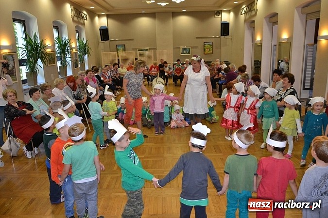 Zdjęcie w galerii na portalu naszraciborz.pl: Doroczne kiszenie kapusty w Tworkowie wiadomości z regionu