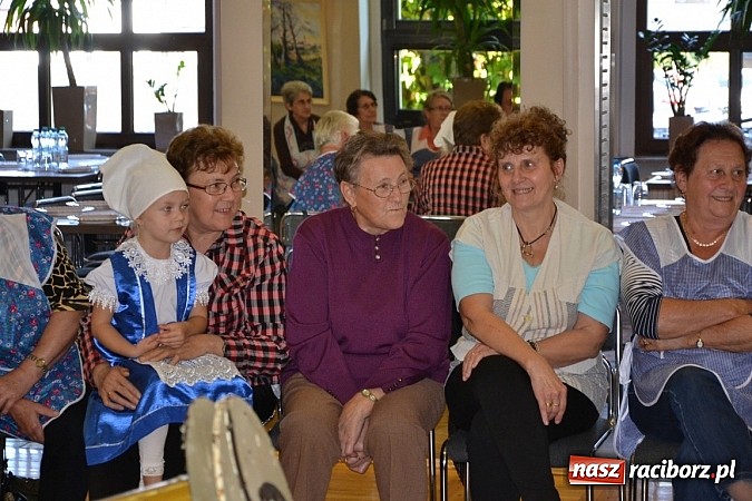 Zdjęcie w galerii na portalu naszraciborz.pl: Doroczne kiszenie kapusty w Tworkowie wiadomości z regionu