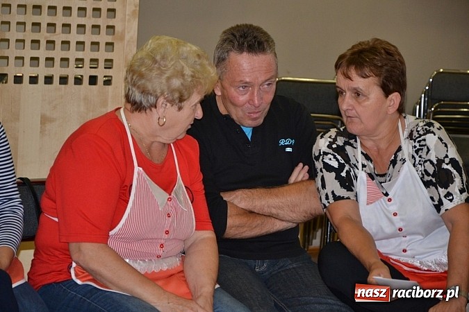 Zdjęcie w galerii na portalu naszraciborz.pl: Doroczne kiszenie kapusty w Tworkowie wiadomości z regionu