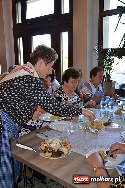 Zdjęcie w galerii na portalu naszraciborz.pl: Doroczne kiszenie kapusty w Tworkowie wiadomości z regionu