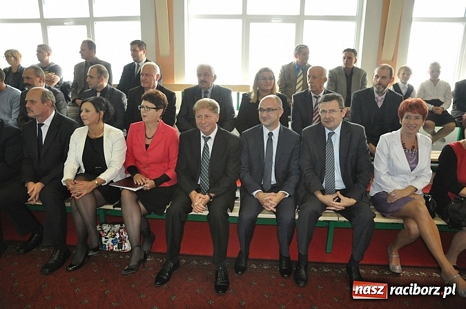 Zdjęcie w galerii na portalu naszraciborz.pl: Panie Boże, spraw żeby było tu mniej ludzi jak w naszym kościele! wiadomości z regionu