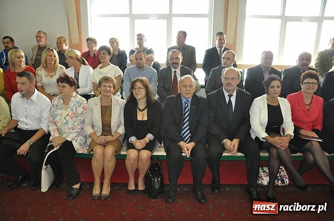 Zdjęcie w galerii na portalu naszraciborz.pl: Panie Boże, spraw żeby było tu mniej ludzi jak w naszym kościele! wiadomości z regionu