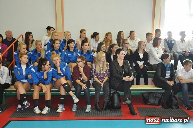 Zdjęcie w galerii na portalu naszraciborz.pl: Panie Boże, spraw żeby było tu mniej ludzi jak w naszym kościele! wiadomości z regionu