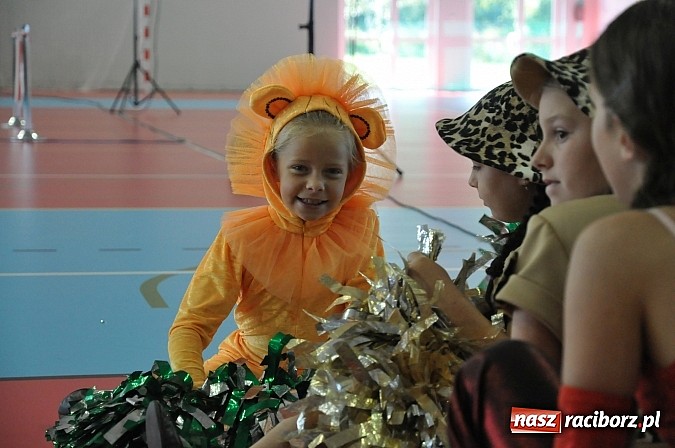 Zdjęcie w galerii na portalu naszraciborz.pl: Panie Boże, spraw żeby było tu mniej ludzi jak w naszym kościele! wiadomości z regionu