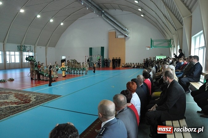 Zdjęcie w galerii na portalu naszraciborz.pl: Panie Boże, spraw żeby było tu mniej ludzi jak w naszym kościele! wiadomości z regionu