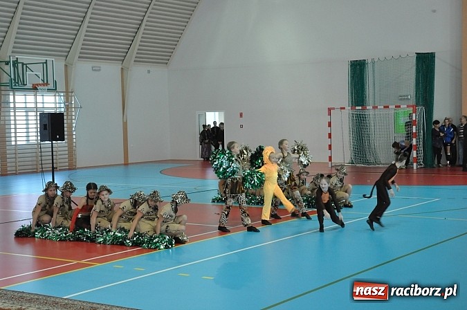 Zdjęcie w galerii na portalu naszraciborz.pl: Panie Boże, spraw żeby było tu mniej ludzi jak w naszym kościele! wiadomości z regionu