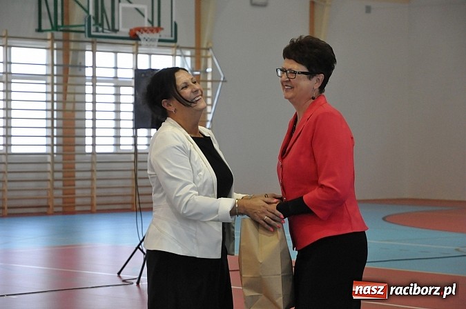 Zdjęcie w galerii na portalu naszraciborz.pl: Panie Boże, spraw żeby było tu mniej ludzi jak w naszym kościele! wiadomości z regionu