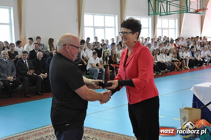 Zdjęcie w galerii na portalu naszraciborz.pl: Panie Boże, spraw żeby było tu mniej ludzi jak w naszym kościele! wiadomości z regionu
