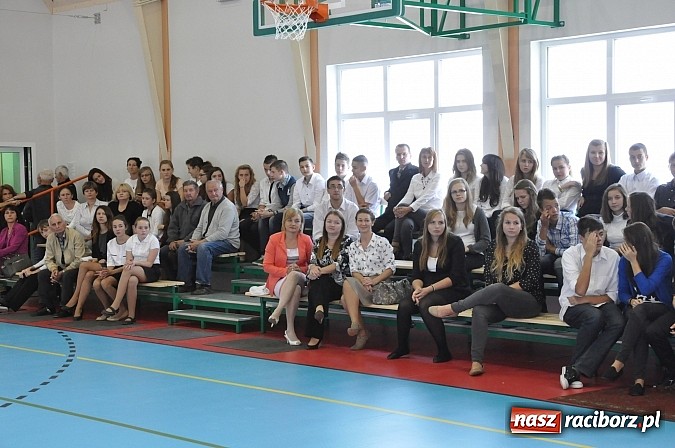 Zdjęcie w galerii na portalu naszraciborz.pl: Panie Boże, spraw żeby było tu mniej ludzi jak w naszym kościele! wiadomości z regionu