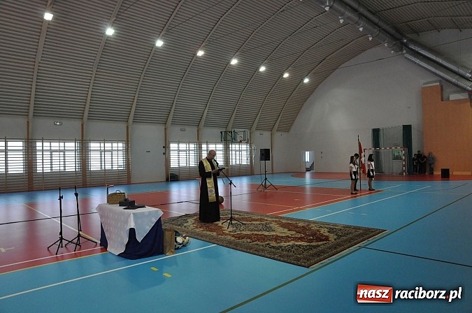 Zdjęcie w galerii na portalu naszraciborz.pl: Panie Boże, spraw żeby było tu mniej ludzi jak w naszym kościele! wiadomości z regionu