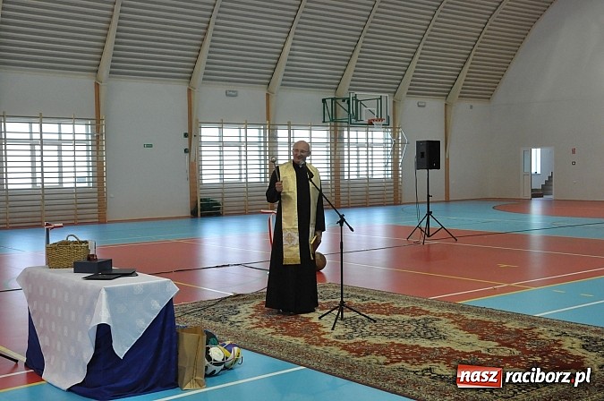 Zdjęcie w galerii na portalu naszraciborz.pl: Panie Boże, spraw żeby było tu mniej ludzi jak w naszym kościele! wiadomości z regionu